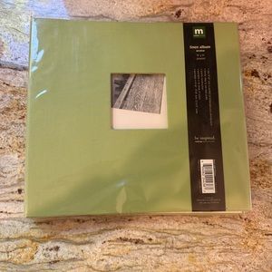 9 x 9 linen album with protective sheets inside pea pod green